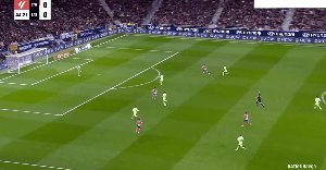 【西甲】马竞2比4巴萨 费兰双响巴萨上演大逆转